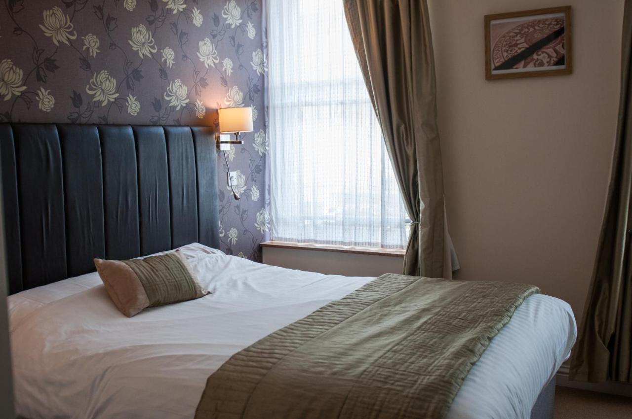 The Lion Hotel Blaenavon Eksteriør billede
